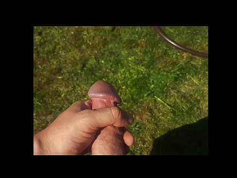 ❤️ Heta heta tjejen får sin rosa fitta knullad och kommer med en spruta i en sommarträdgård ❌ Porno at us ❌️