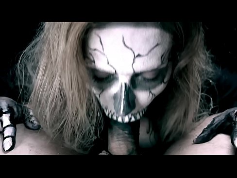 ❤️ Demonflicka suger kuk med sin svarta mun och sväljer sperma. ❌ Porno at us ❌️