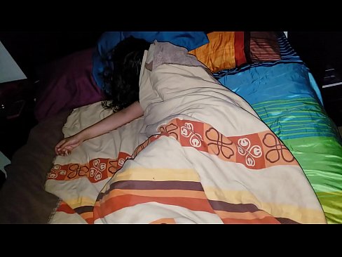 ❤️ Styvbarn som skäller ut sin unga styvmor medan hon sover. ❌ Porno at us ❌️